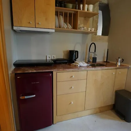 Kirkinezi Apartamento *