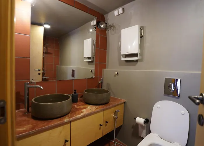 Kirkinezi Apartment